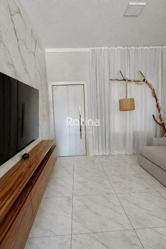 Casa para alugar, 3 quartos em Uberlândia no bairro Santa Rosa no valor de R$ 4.100,00 - Rotina Imobiliária: 