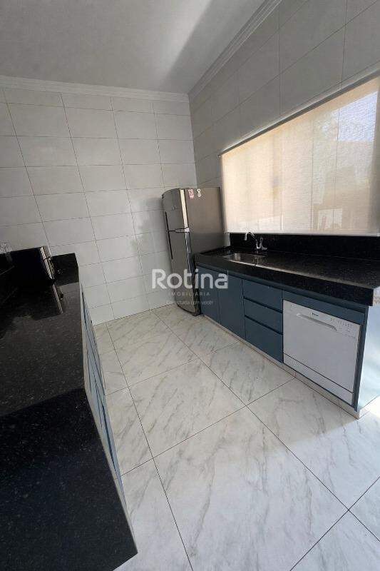 Casa para alugar, 3 quartos em Uberlândia no bairro Santa Rosa no valor de R$ 4.100,00 - Rotina Imobiliária: 