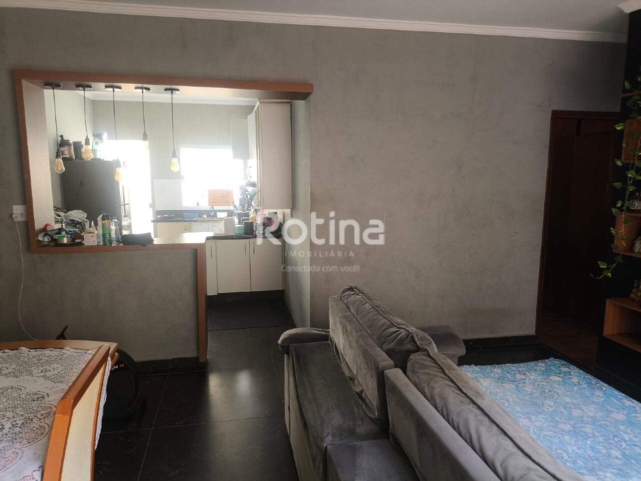 Casa à venda, 3 quartos em Uberlândia no bairro Brasil no valor de R$ 900.000,00 - Rotina Imobiliária: 