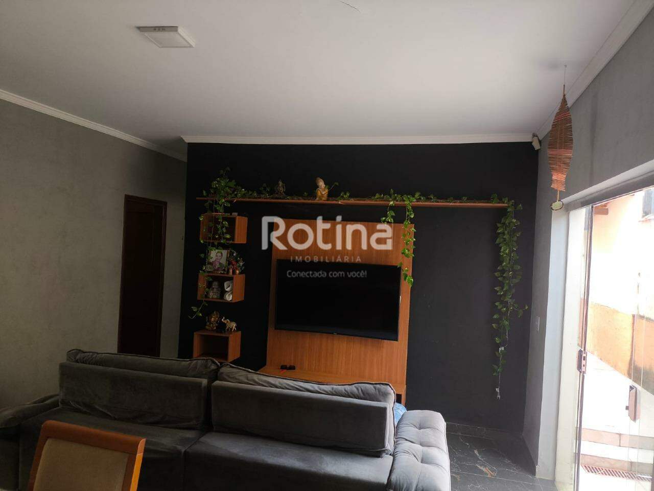 Casa à venda, 3 quartos em Uberlândia no bairro Brasil no valor de R$ 900.000,00 - Rotina Imobiliária: 