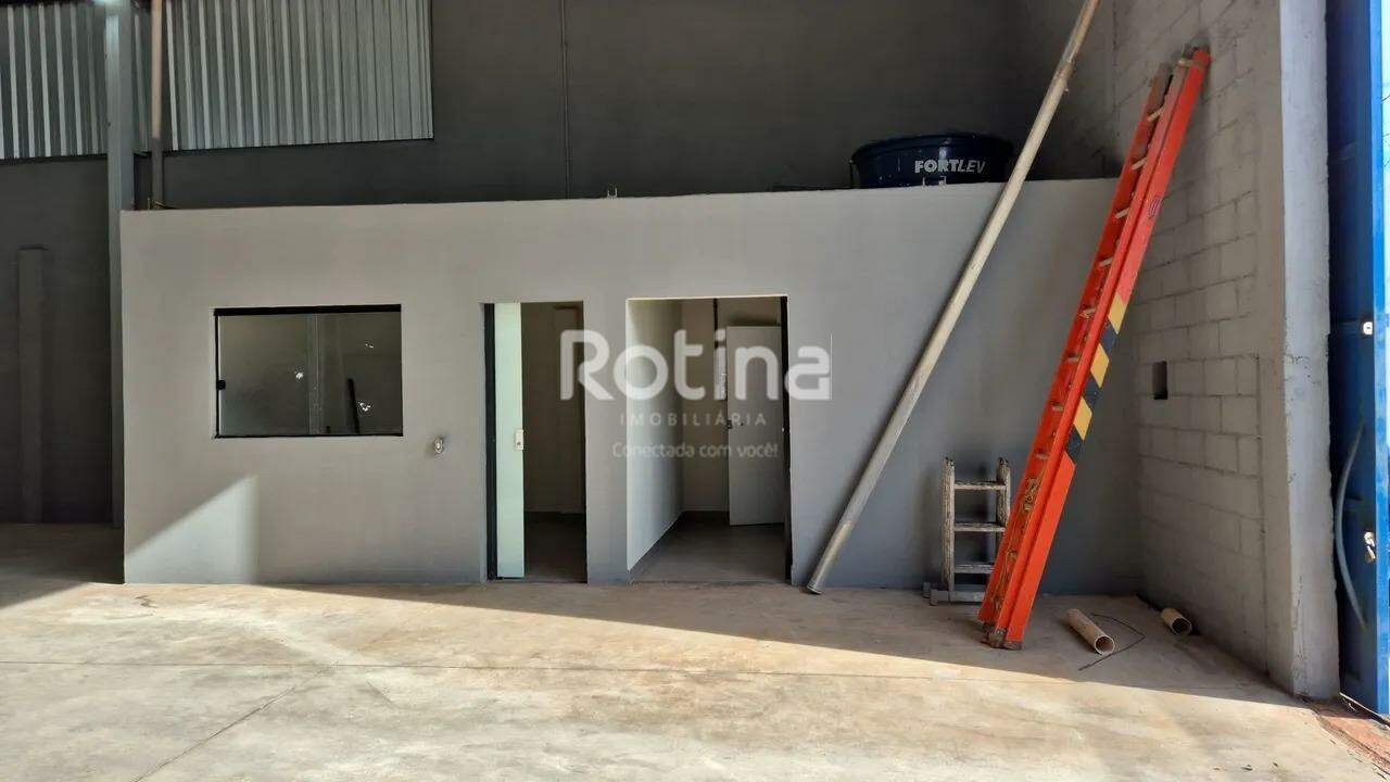 Galpão para alugar, em Uberlândia no bairro Nossa Senhora das Graças no valor de R$ 6.700,00 - Rotina Imobiliária: 
