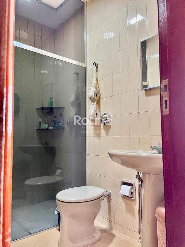 Casa à venda, 3 quartos em Uberlândia no bairro Residencial Gramado no valor de R$ 420.000,00 - Rotina Imobiliária: 