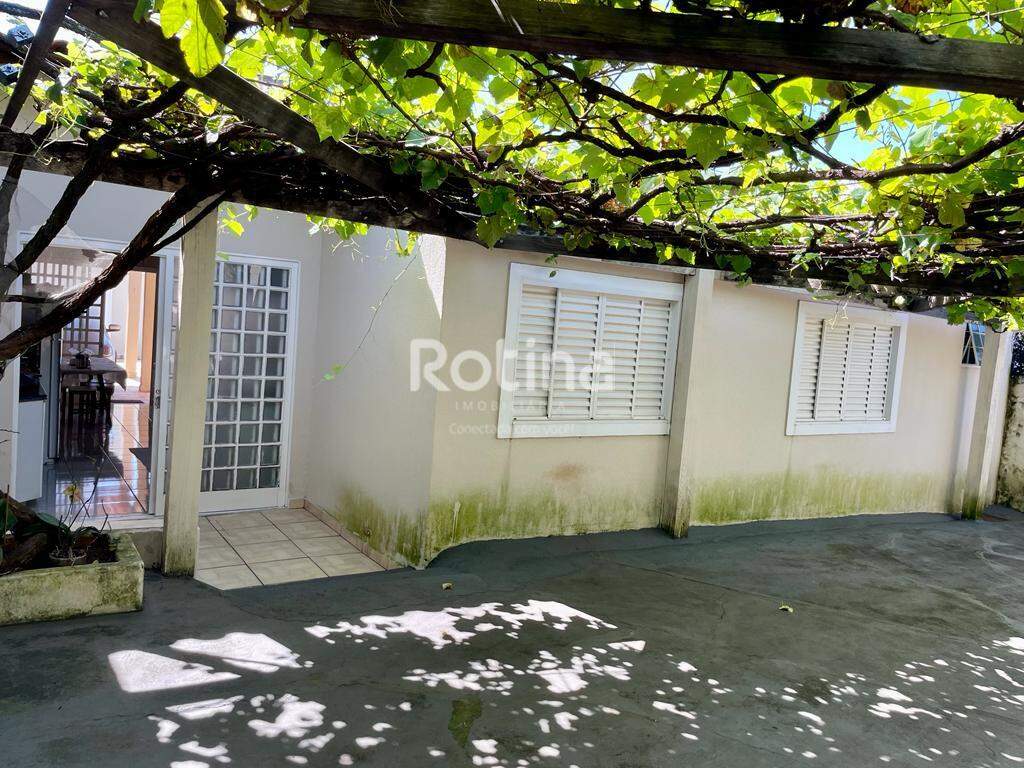 Casa à venda, 3 quartos em Uberlândia no bairro Residencial Gramado no valor de R$ 420.000,00 - Rotina Imobiliária: 