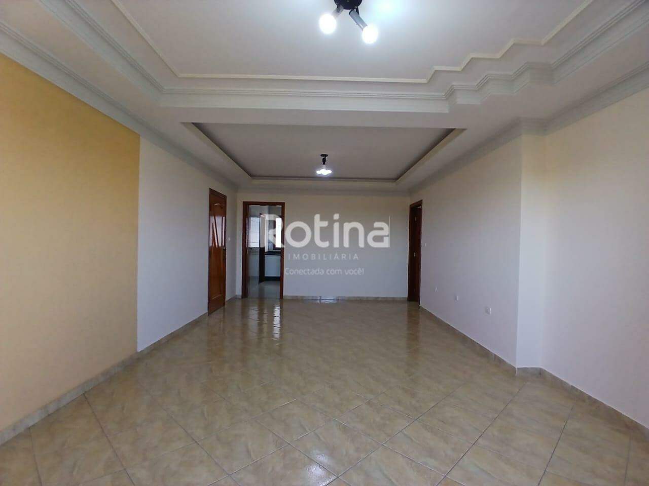 Apartamento para alugar, 3 quartos em Uberlândia no bairro Marta Helena no valor de R$ 2.300,00 - Rotina Imobiliária: 