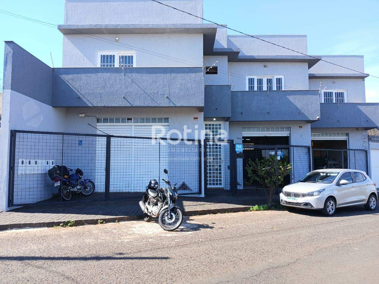 Apartamento para alugar, 3 quartos em Uberlândia no bairro Marta Helena no valor de R$ 2.300,00 - Rotina Imobiliária: 