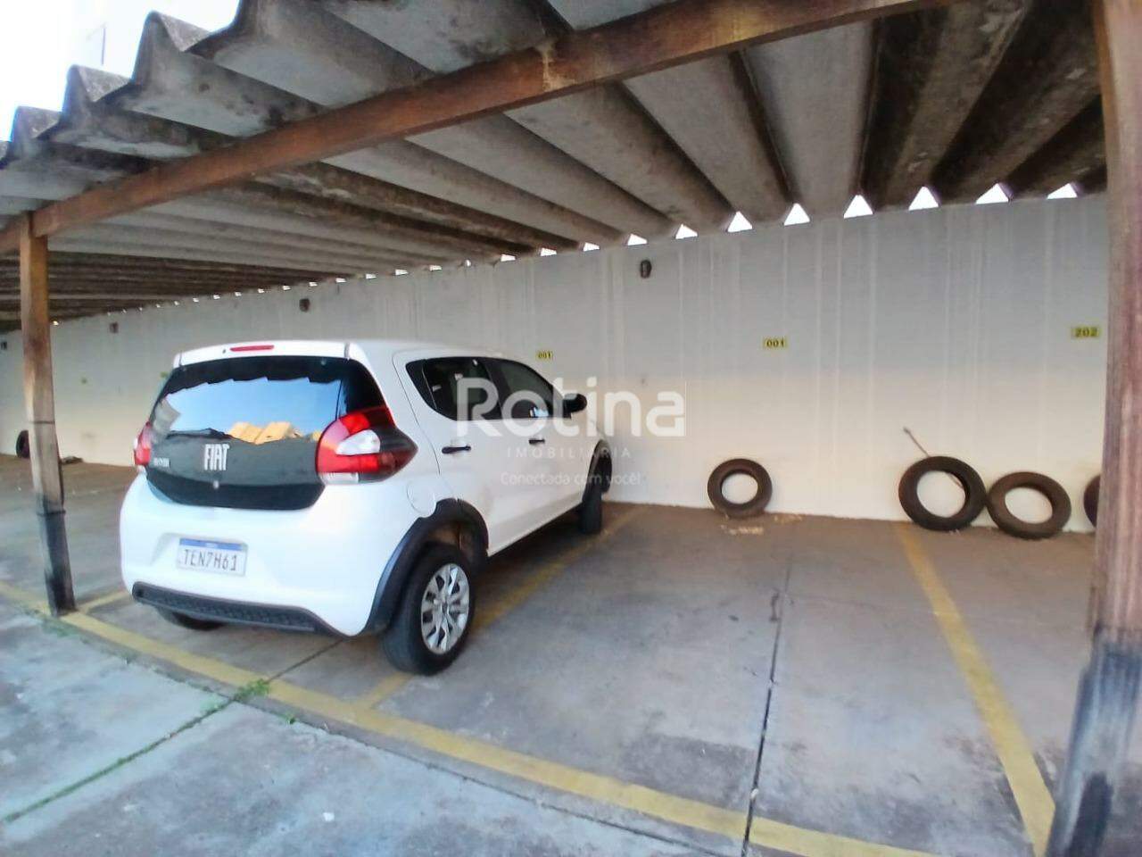 Apartamento para alugar, 3 quartos em Uberlândia no bairro Copacabana no valor de R$ 1.950,00 - Rotina Imobiliária: 