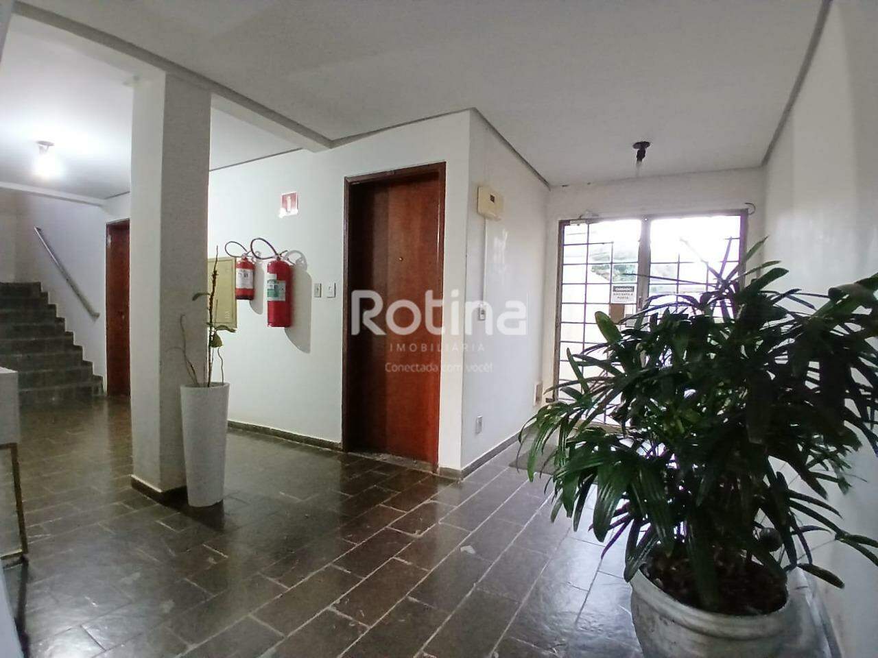 Apartamento para alugar, 3 quartos em Uberlândia no bairro Copacabana no valor de R$ 1.950,00 - Rotina Imobiliária: 