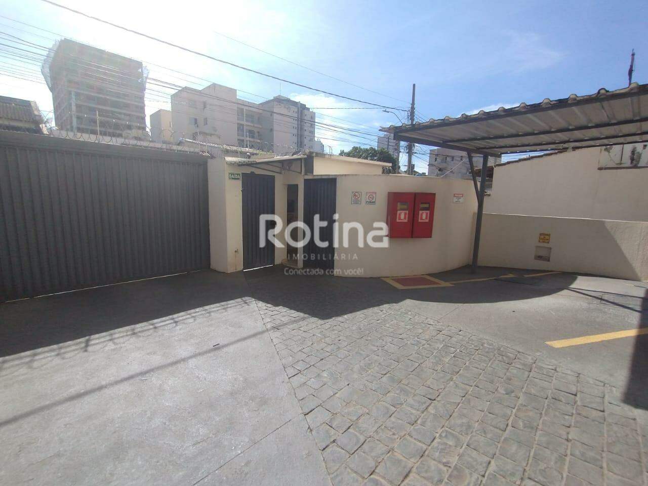 Apartamento para alugar, 3 quartos em Uberlândia no bairro Cazeca no valor de R$ 1.700,00 - Rotina Imobiliária: 