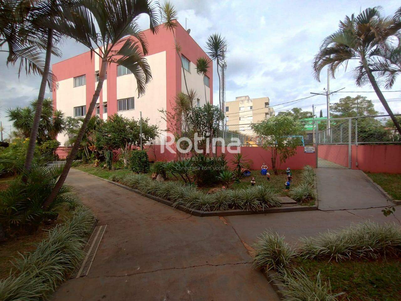 Apartamento para alugar, 2 quartos em Uberlândia no bairro Granada no valor de R$ 1.300,00 - Rotina Imobiliária: 