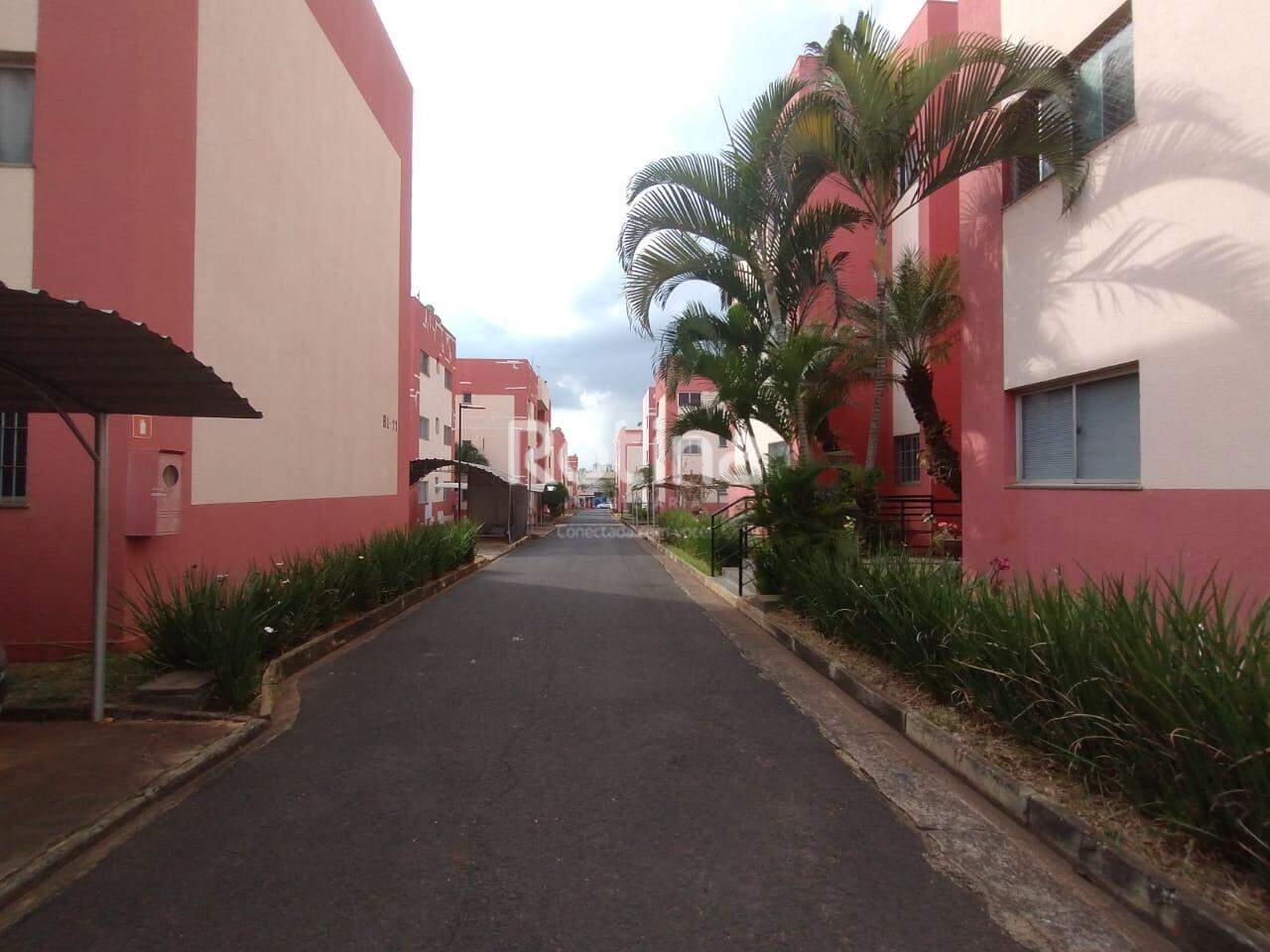 Apartamento para alugar, 2 quartos em Uberlândia no bairro Granada no valor de R$ 1.300,00 - Rotina Imobiliária: 
