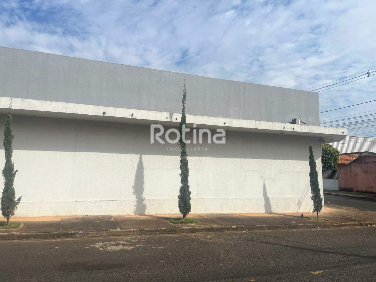Galpão para alugar, em Uberlândia no bairro Tubalina no valor de R$ 4.500,00 - Rotina Imobiliária: 