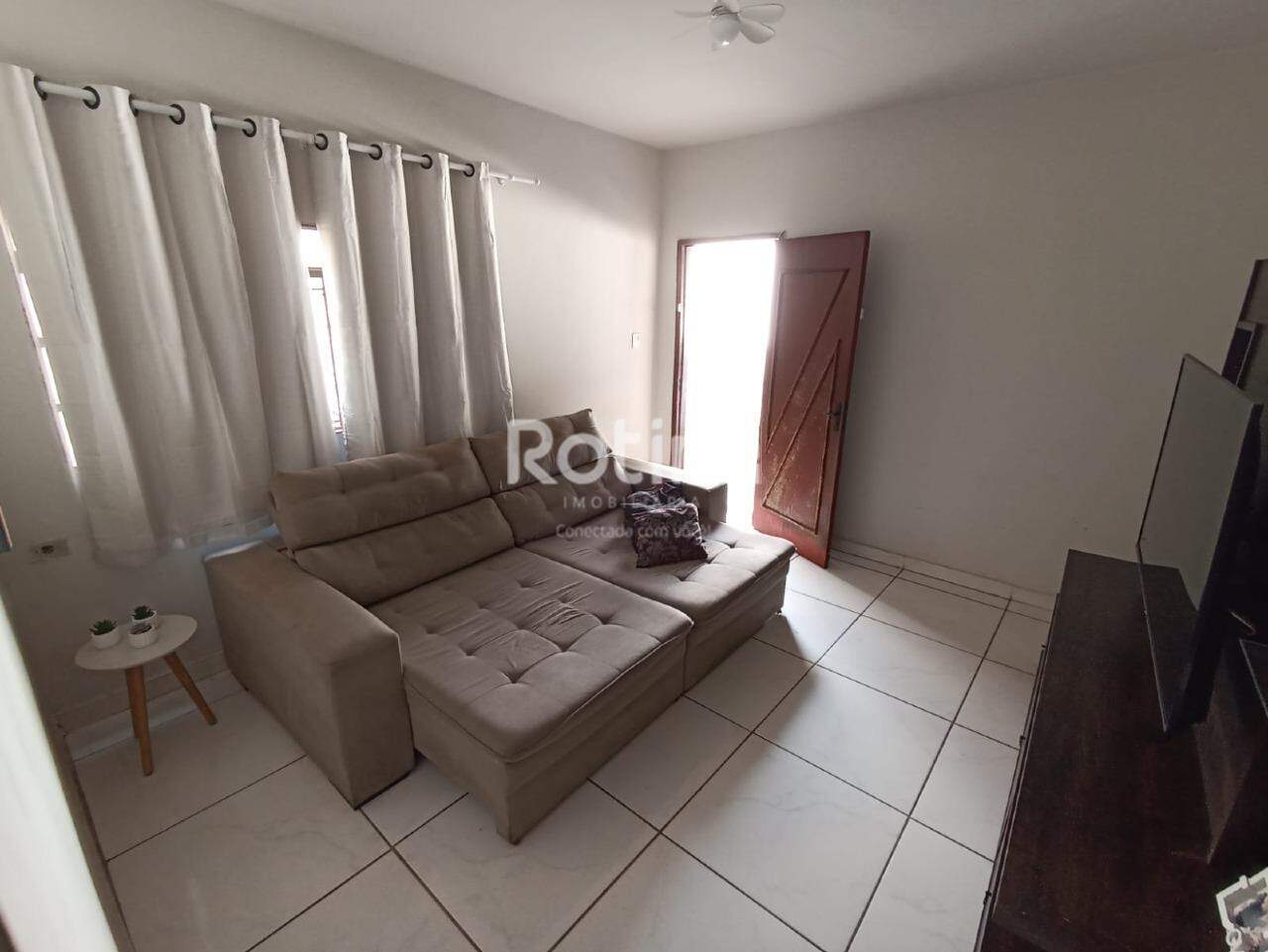 Casa à venda, 3 quartos em Uberlândia no bairro Cidade Jardim no valor de R$ 420.000,00 - Rotina Imobiliária: 