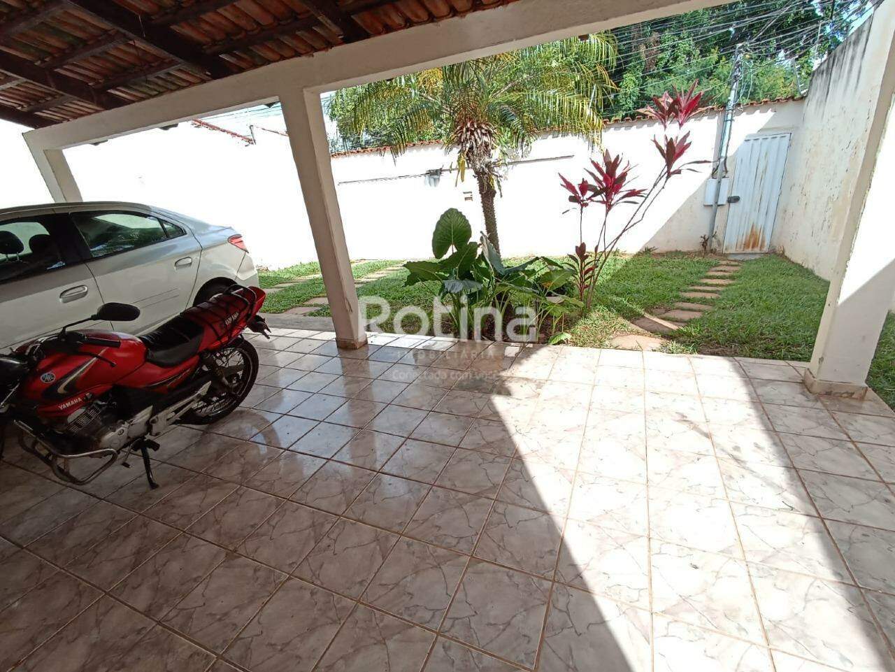 Casa à venda, 3 quartos em Uberlândia no bairro Cidade Jardim no valor de R$ 420.000,00 - Rotina Imobiliária: 