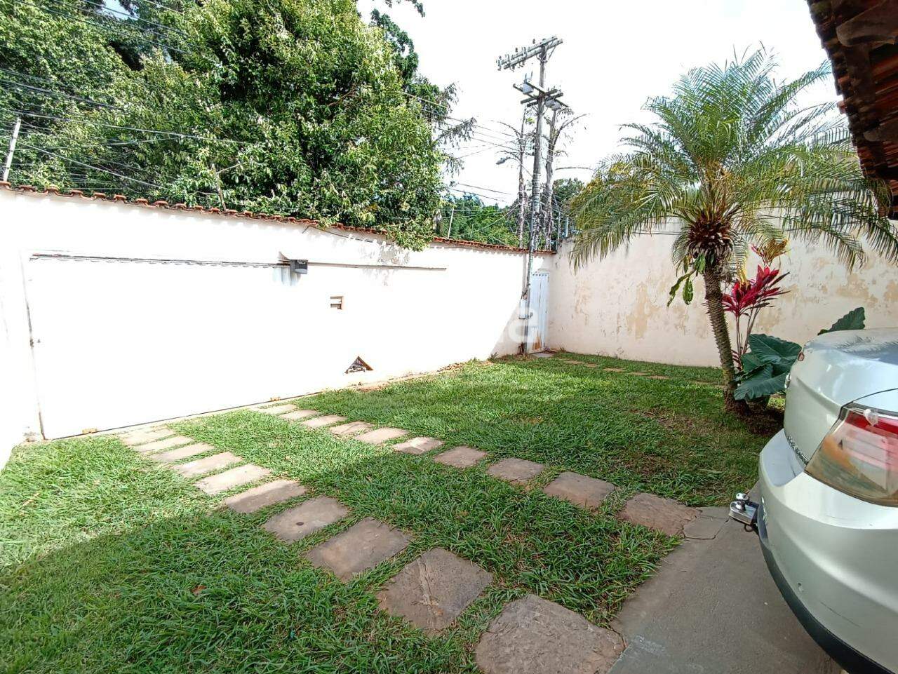 Casa à venda, 3 quartos em Uberlândia no bairro Cidade Jardim no valor de R$ 420.000,00 - Rotina Imobiliária: 