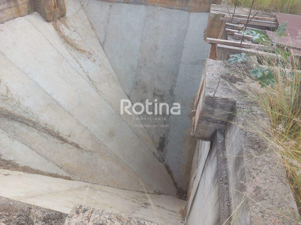 Galpão para alugar, em Uberlândia no bairro Distrito Industrial no valor de R$ 35.000,00 - Rotina Imobiliária: 