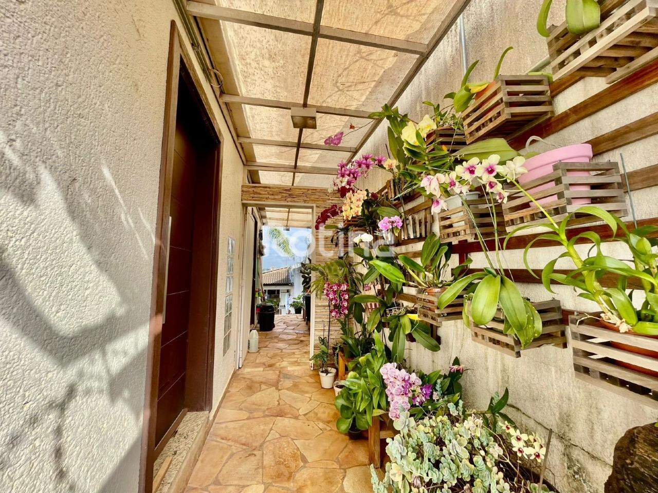 Casa à venda, 4 quartos em Uberlândia no bairro Cidade Jardim no valor de R$ 1.100.000,00 - Rotina Imobiliária: 