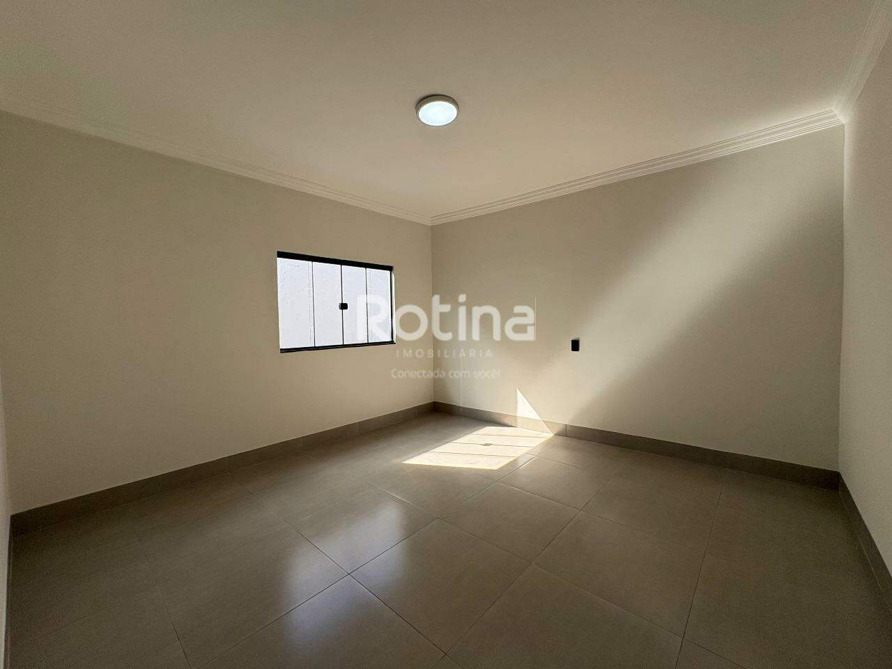 Casa à venda, 3 quartos em Uberlândia no bairro Laranjeiras no valor de R$ 580.000,00 - Rotina Imobiliária: 