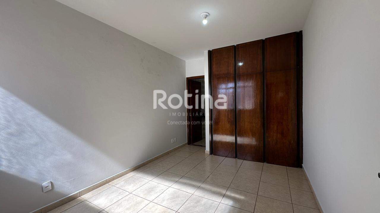 Apartamento à venda, 3 quartos em Uberlândia no bairro Nossa Senhora Aparecida no valor de R$ 385.000,00 - Rotina Imobiliária: 