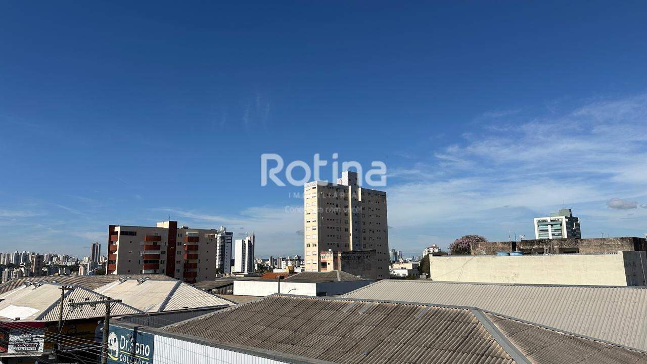 Apartamento à venda, 3 quartos em Uberlândia no bairro Nossa Senhora Aparecida no valor de R$ 385.000,00 - Rotina Imobiliária: 