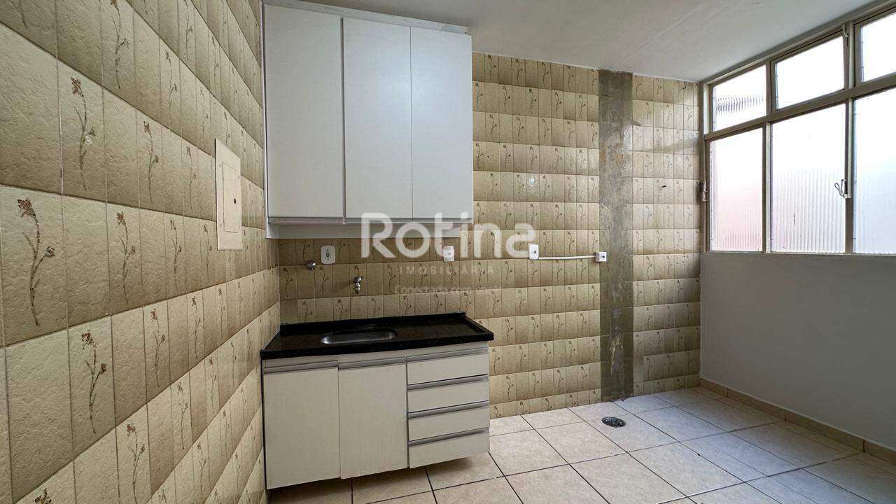 Apartamento à venda, 3 quartos em Uberlândia no bairro Nossa Senhora Aparecida no valor de R$ 385.000,00 - Rotina Imobiliária: 