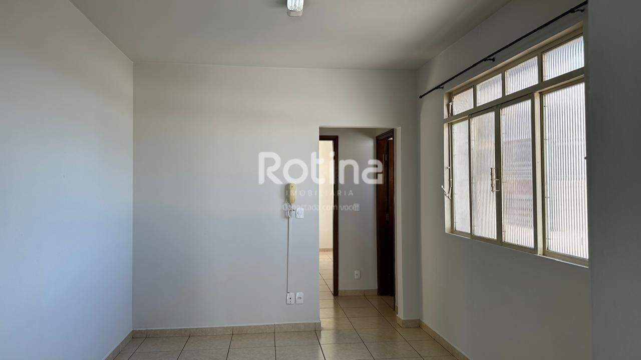 Apartamento à venda, 3 quartos em Uberlândia no bairro Nossa Senhora Aparecida no valor de R$ 385.000,00 - Rotina Imobiliária: 