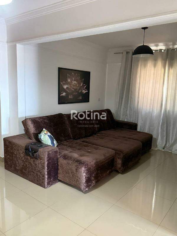 Casa à venda, 3 quartos em Uberlândia no bairro Pampulha no valor de R$ 650.000,00 - Rotina Imobiliária: 