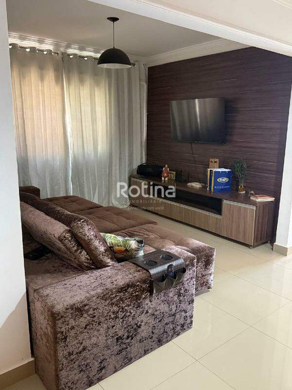 Casa à venda, 3 quartos em Uberlândia no bairro Pampulha no valor de R$ 650.000,00 - Rotina Imobiliária: 