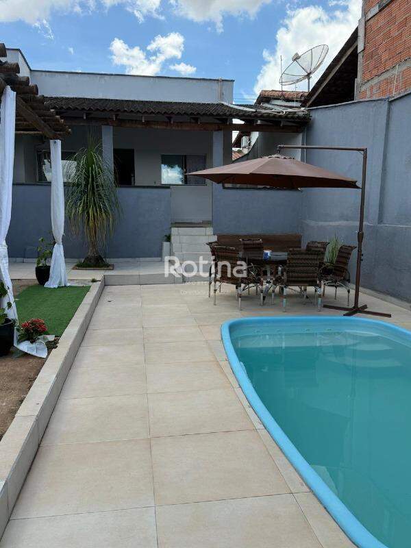 Casa à venda, 3 quartos em Uberlândia no bairro Pampulha no valor de R$ 650.000,00 - Rotina Imobiliária: 