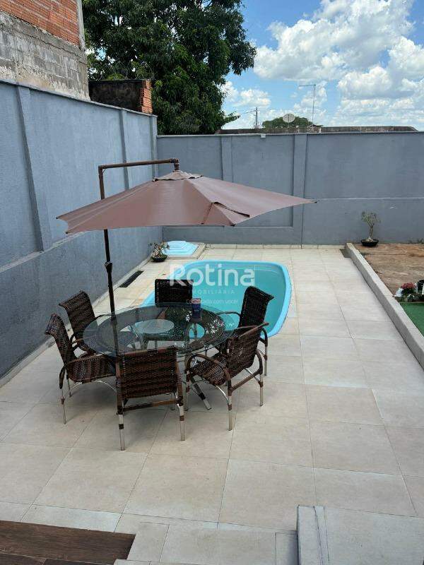 Casa à venda, 3 quartos em Uberlândia no bairro Pampulha no valor de R$ 650.000,00 - Rotina Imobiliária: 