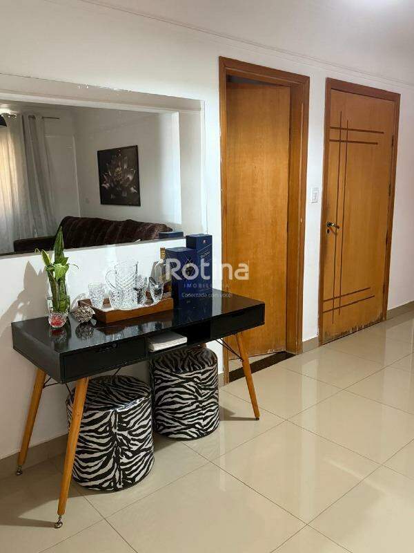 Casa à venda, 3 quartos em Uberlândia no bairro Pampulha no valor de R$ 650.000,00 - Rotina Imobiliária: 