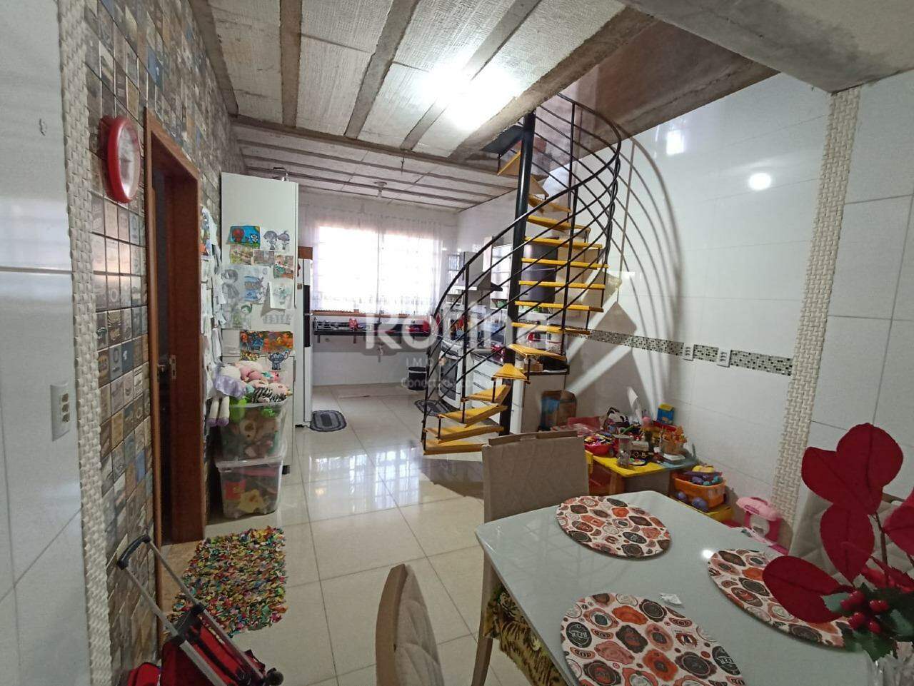 Casa à venda, 3 quartos em Uberlândia no bairro Jardim Patrícia no valor de R$ 450.000,00 - Rotina Imobiliária: 