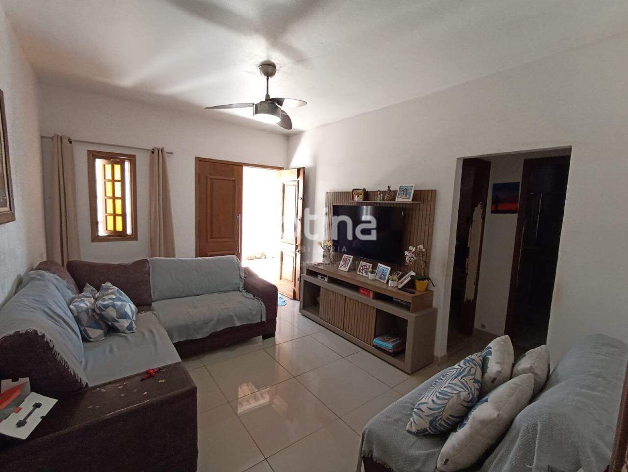 Casa à venda, 3 quartos em Uberlândia no bairro Jardim Patrícia no valor de R$ 450.000,00 - Rotina Imobiliária: 