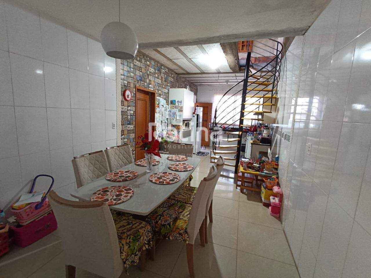 Casa à venda, 3 quartos em Uberlândia no bairro Jardim Patrícia no valor de R$ 450.000,00 - Rotina Imobiliária: 
