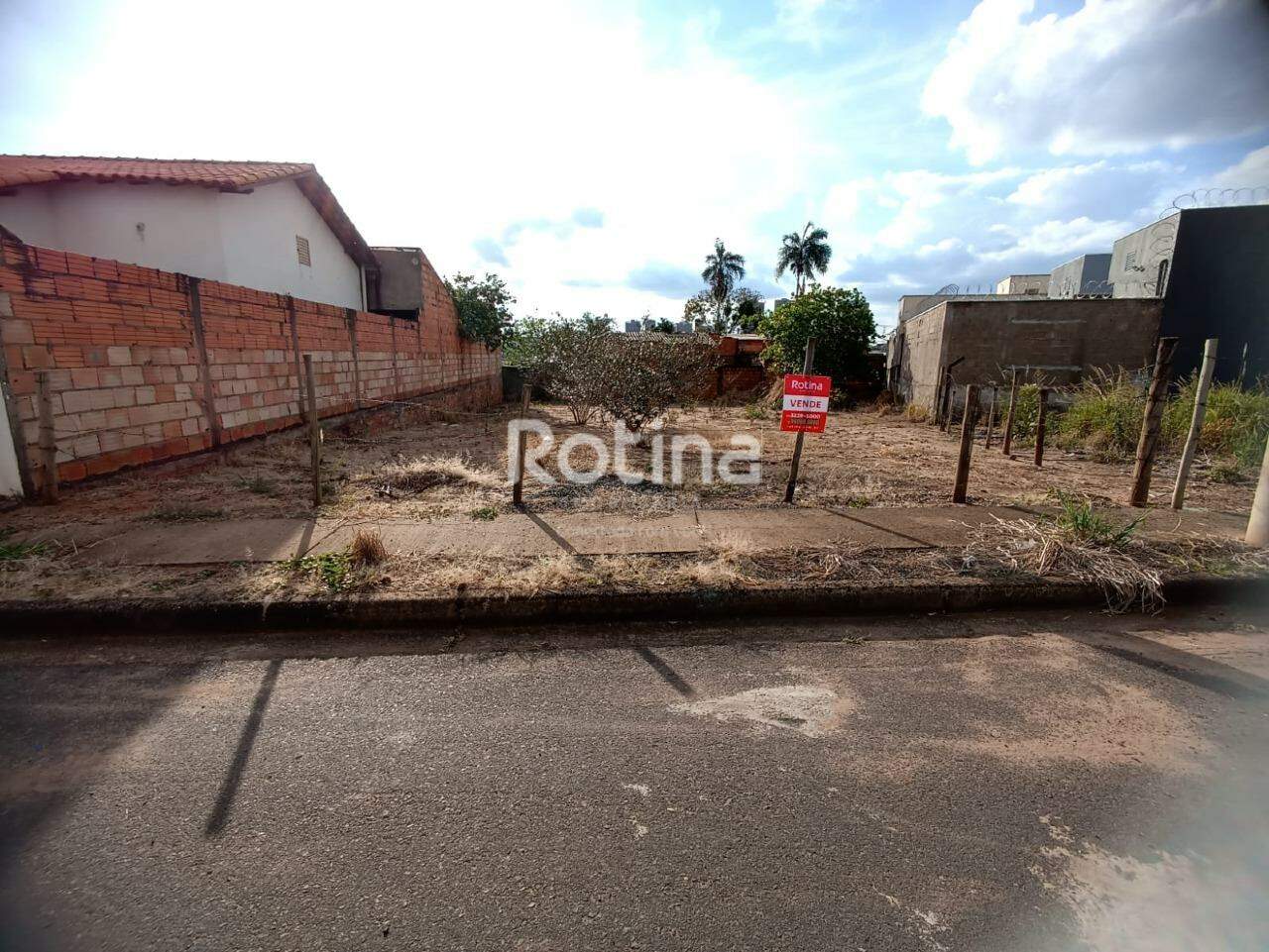 Terreno à venda, em Uberlândia no bairro Shopping Park no valor de R$ 220.000,00 - Rotina Imobiliária: 