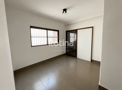 Casa à venda, 3 quartos em Uberlândia no bairro Jardim Finotti no valor de R$ 850.000,00 - Rotina Imobiliária: 