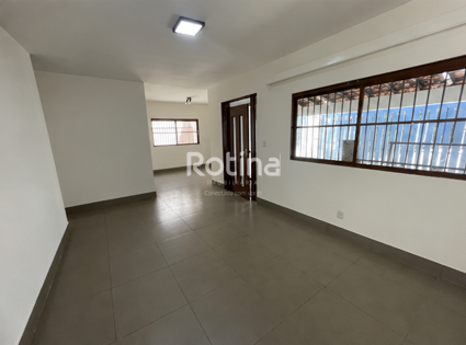 Casa à venda, 3 quartos em Uberlândia no bairro Jardim Finotti no valor de R$ 850.000,00 - Rotina Imobiliária: 