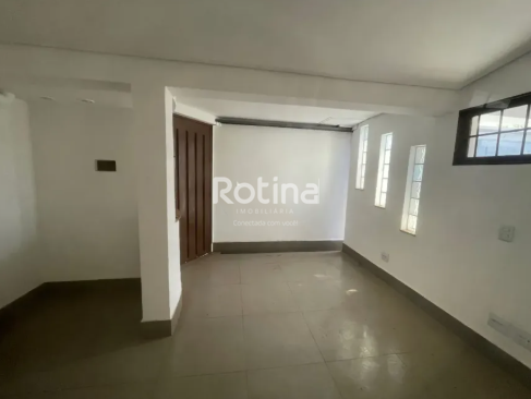 Casa à venda, 3 quartos em Uberlândia no bairro Jardim Finotti no valor de R$ 850.000,00 - Rotina Imobiliária: 