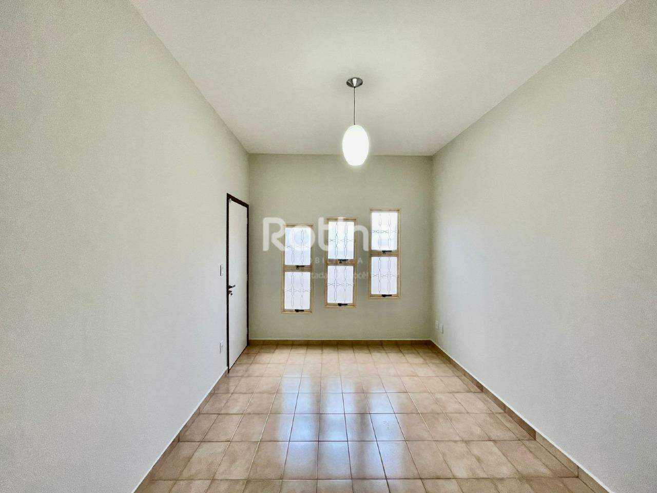 Casa Comercial à venda, 4 quartos em Uberlândia no bairro Bom Jesus no valor de R$ 620.000,00 - Rotina Imobiliária: 