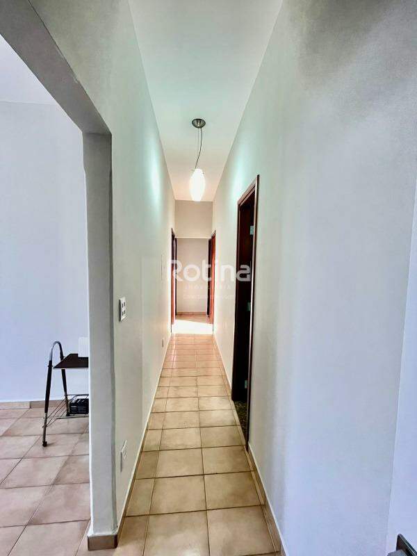 Casa Comercial à venda, 4 quartos em Uberlândia no bairro Bom Jesus no valor de R$ 620.000,00 - Rotina Imobiliária: 