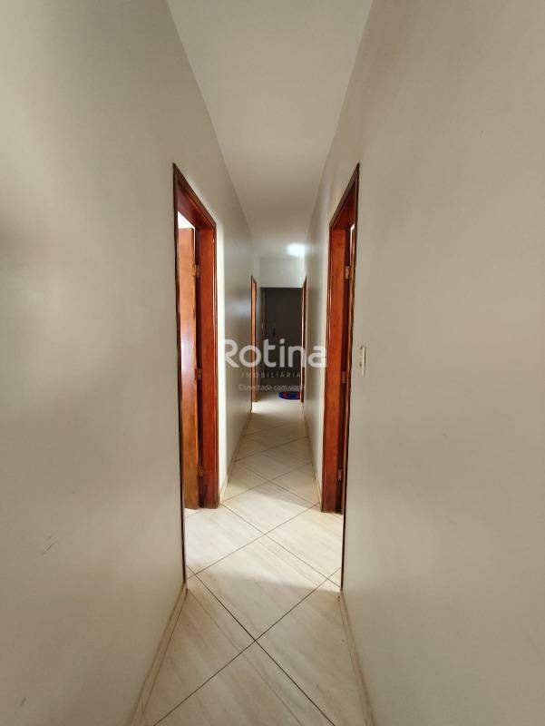 Casa à venda, 5 quartos em Uberlândia no bairro Luizote de Freitas no valor de R$ 450.000,00 - Rotina Imobiliária: 