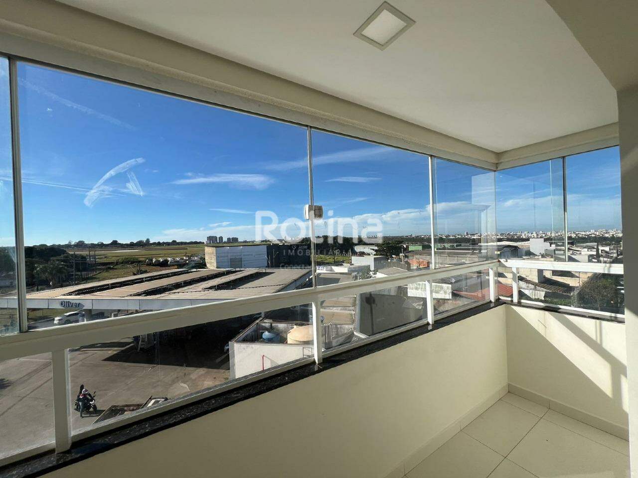 Apartamento para alugar, 3 quartos em Uberlândia no bairro Alto Umuarama no valor de R$ 1.950,00 - Rotina Imobiliária: 
