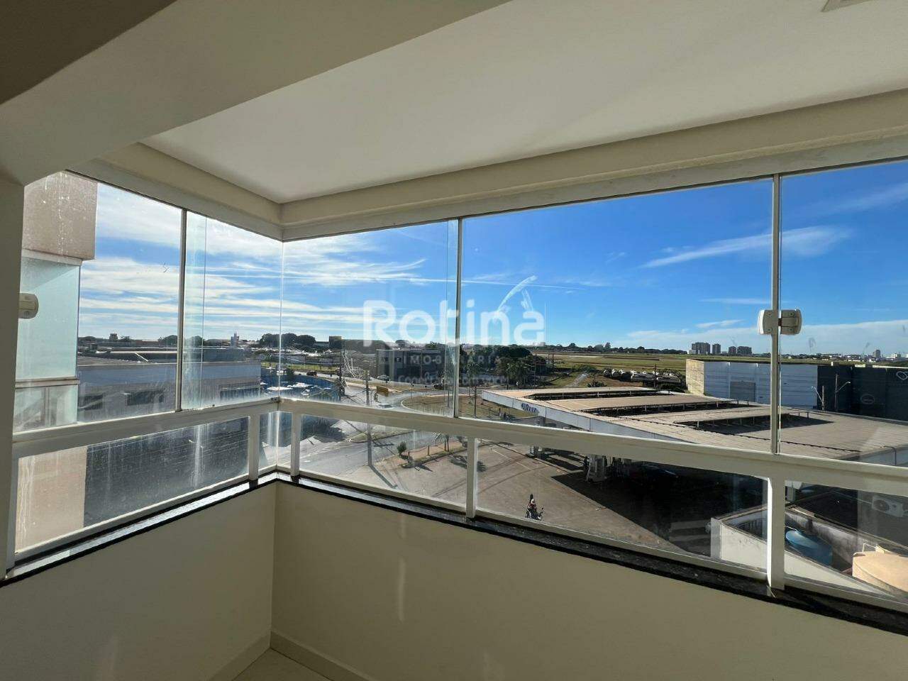 Apartamento para alugar, 3 quartos em Uberlândia no bairro Alto Umuarama no valor de R$ 1.950,00 - Rotina Imobiliária: 