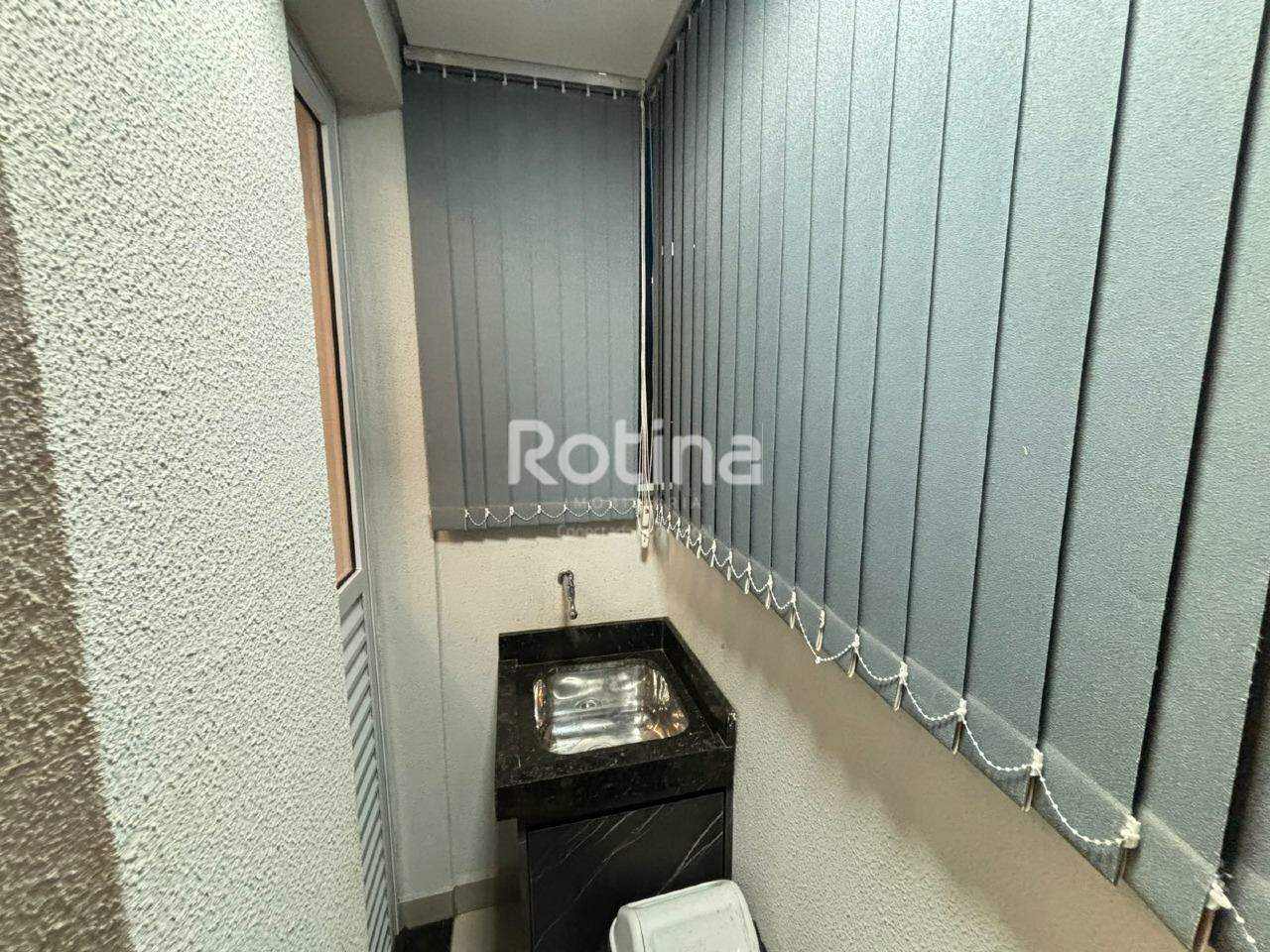 Apartamento para alugar, 1 quarto em Uberlândia no bairro Segismundo Pereira no valor de R$ 3.800,00 - Rotina Imobiliária: 
