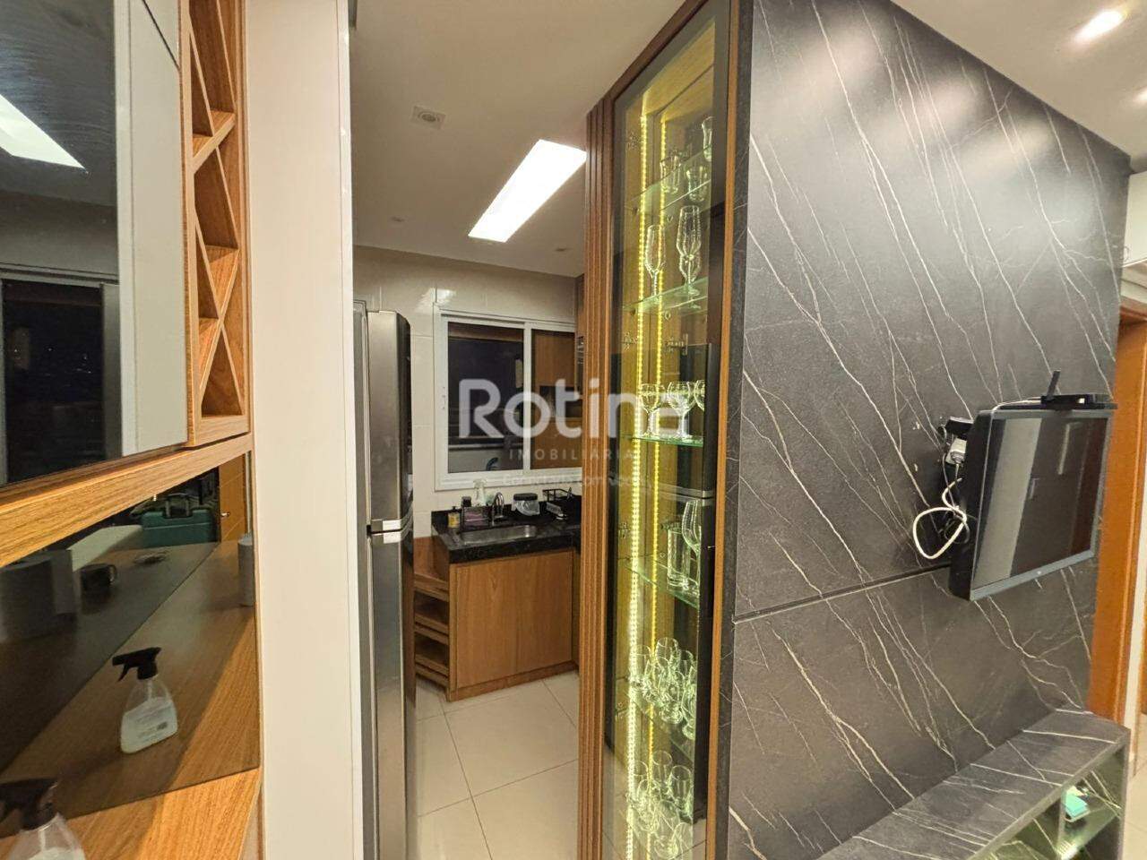 Apartamento para alugar, 1 quarto em Uberlândia no bairro Segismundo Pereira no valor de R$ 3.800,00 - Rotina Imobiliária: 