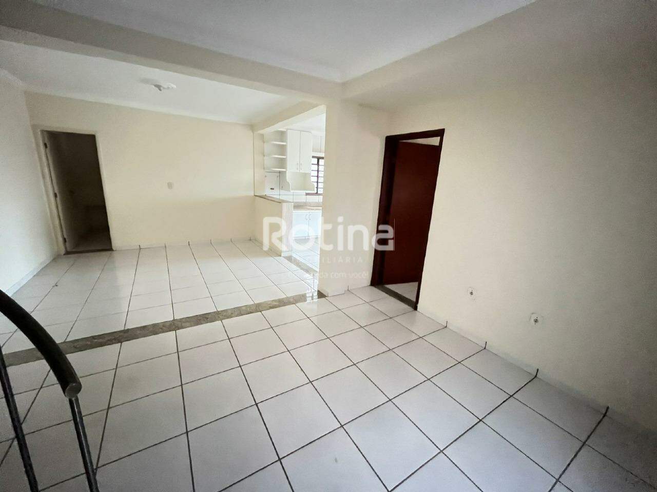 Casa para alugar, 4 quartos em Uberlândia no bairro Cidade Jardim no valor de R$ 3.800,00 - Rotina Imobiliária: 