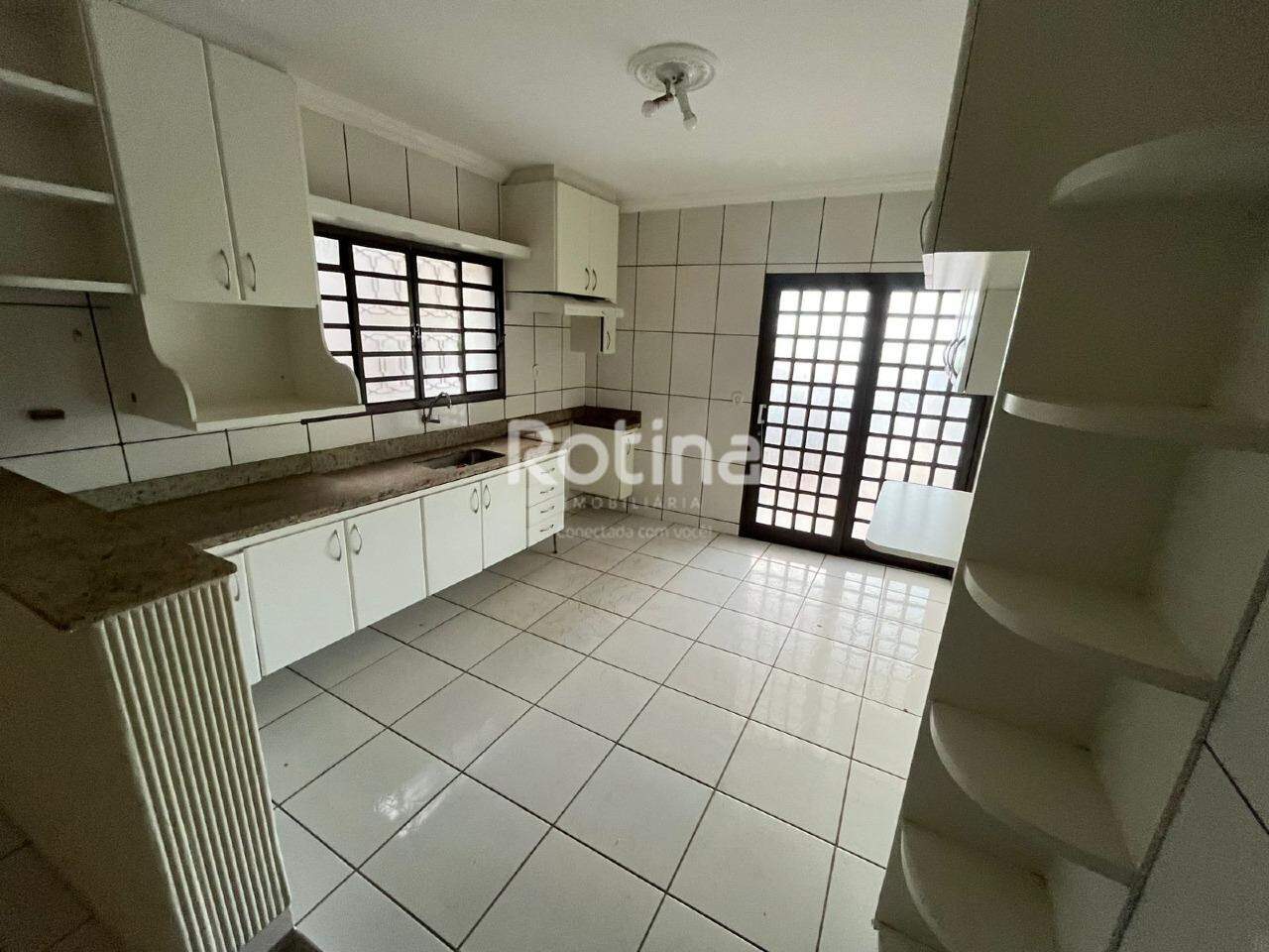 Casa para alugar, 4 quartos em Uberlândia no bairro Cidade Jardim no valor de R$ 3.800,00 - Rotina Imobiliária: 