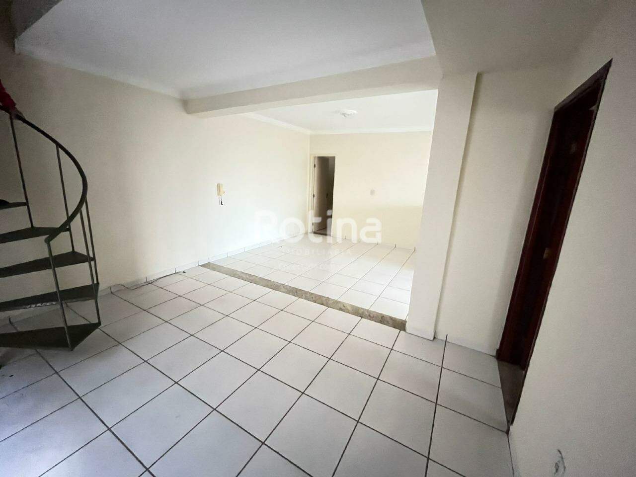 Casa para alugar, 4 quartos em Uberlândia no bairro Cidade Jardim no valor de R$ 3.800,00 - Rotina Imobiliária: 