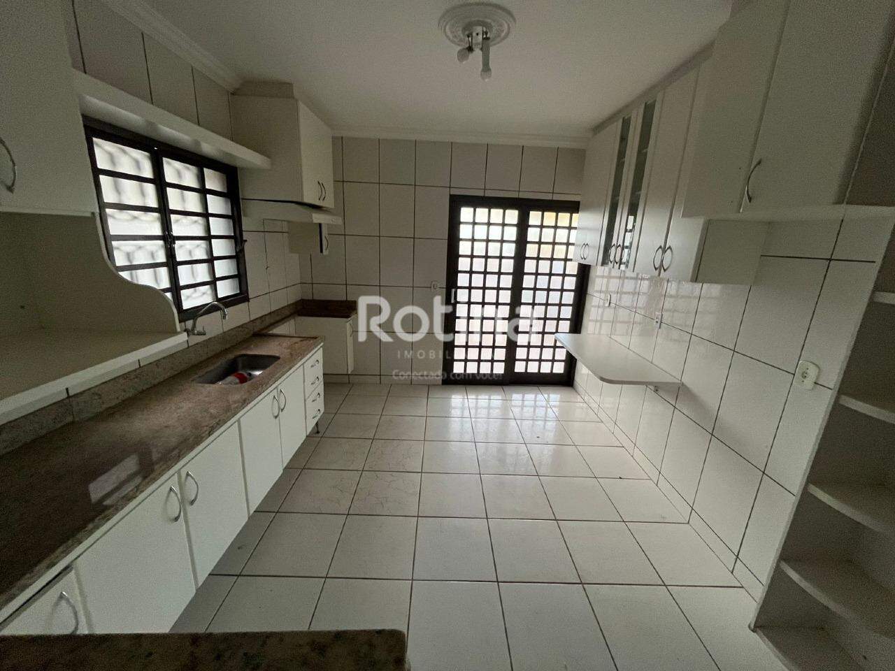 Casa para alugar, 4 quartos em Uberlândia no bairro Cidade Jardim no valor de R$ 3.800,00 - Rotina Imobiliária: 