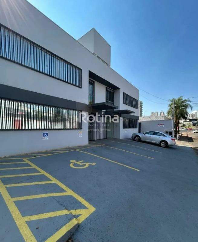 Comercial para alugar, em Uberlândia no bairro Vigilato Pereira no valor de R$ 3.300,00 - Rotina Imobiliária: 