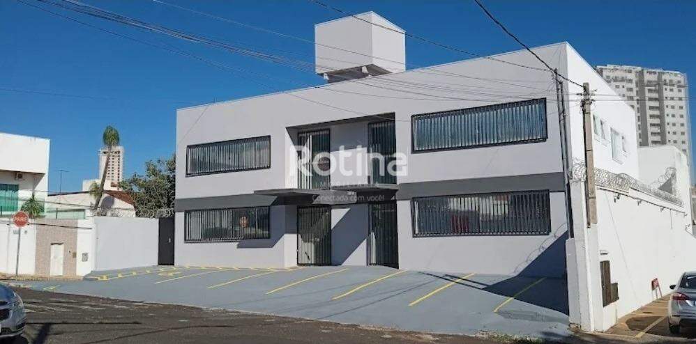 Comercial para alugar, em Uberlândia no bairro Vigilato Pereira no valor de R$ 3.300,00 - Rotina Imobiliária: 